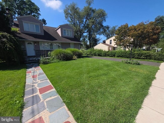 Photo - 316 Hutchinson Ave