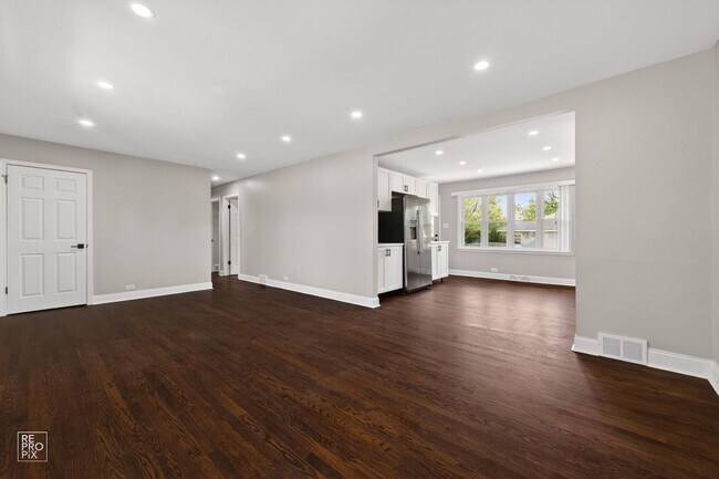 Photo - Gorgeous 3 Bedroom Home in Wauconda!