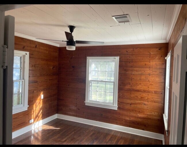 Photo - 321 S Arcola St