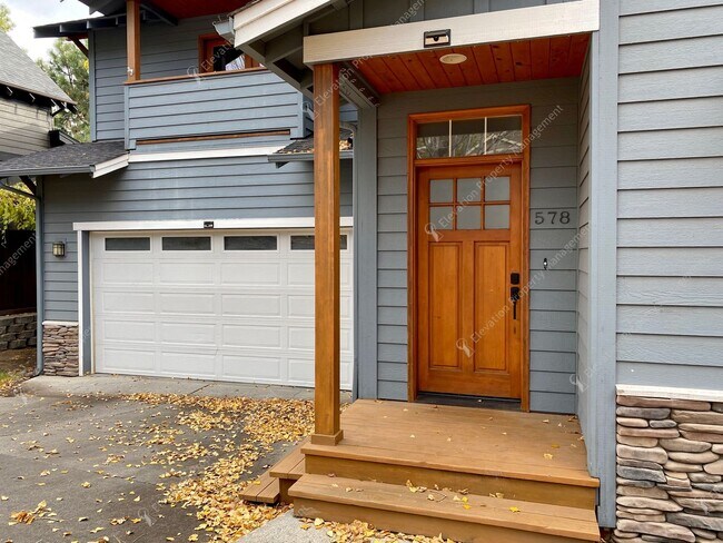 Photo - Light-Filled Awbrey Butte Retreat House