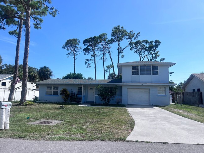 Photo - 4BD/2BA on the Island!