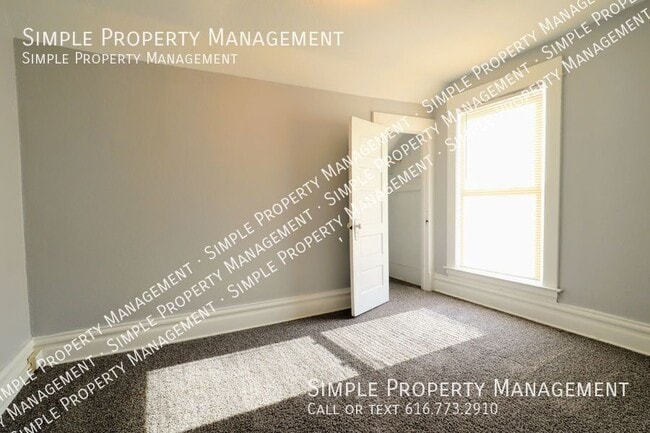 Photo - 452 Oakdale St SE Unit 2