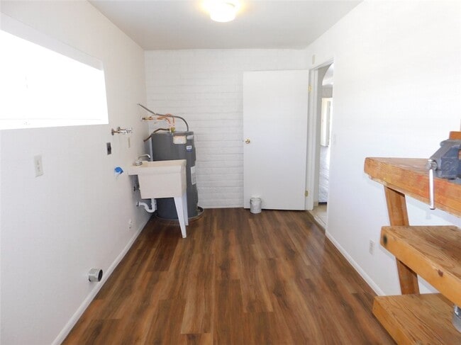 Photo - 2077 Whitewater Dr
