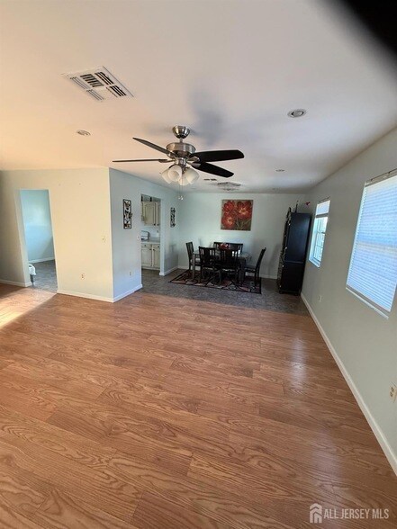 Photo - 31 Beverly St Unidad 2nd f