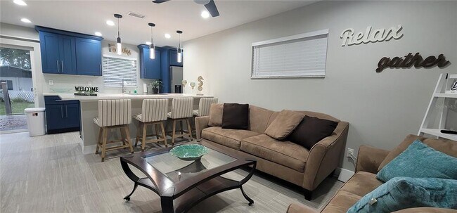 Photo - 694 Douglas Ave