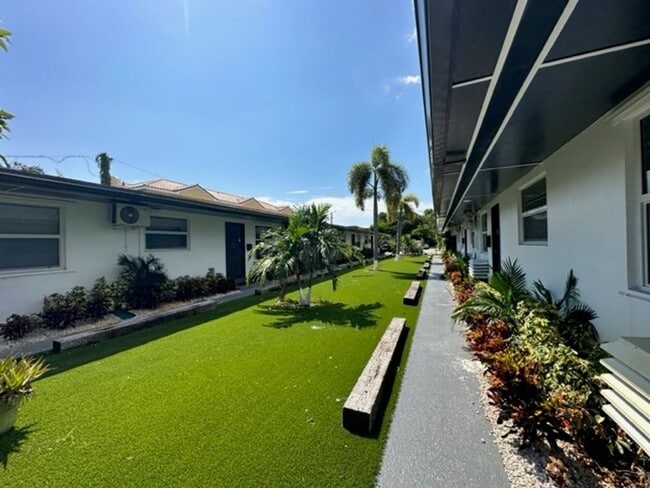 Photo - 2221 Monroe St Apts I LLC