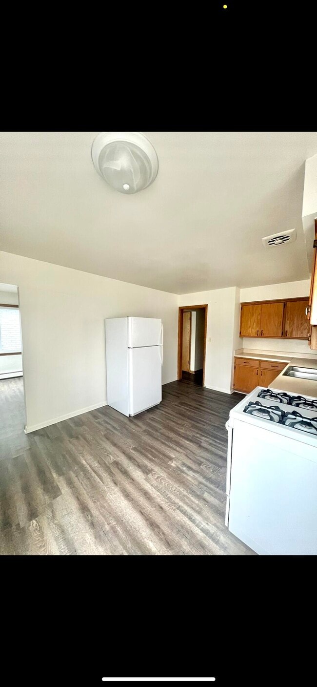 Photo - 1571 S 76th St