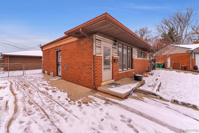 Photo - 32658 Kathryn St