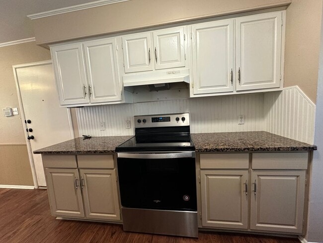 Photo - 3/2 with Great Back Yard