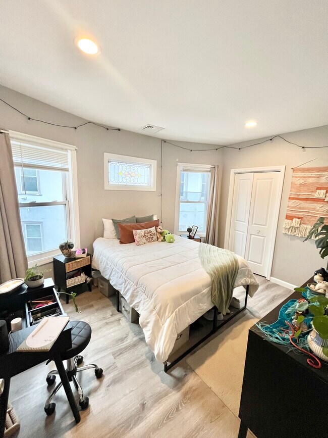 Photo - 39 Long Ave Unit 2