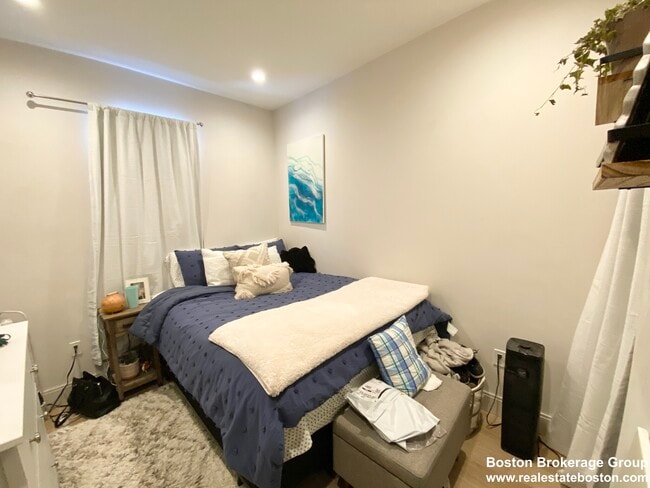 Photo - 118 Buttonwood St Unit 1