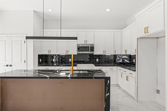 Photo - 5110 Westover St