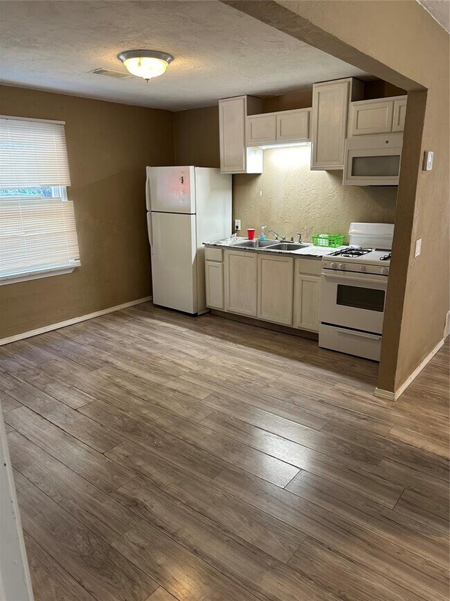 Photo - 11917 E Britton Rd