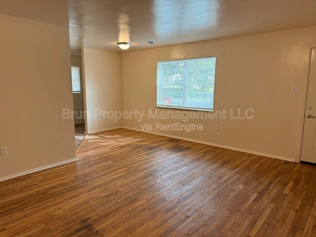 Photo - 3817 Woodlake Dr