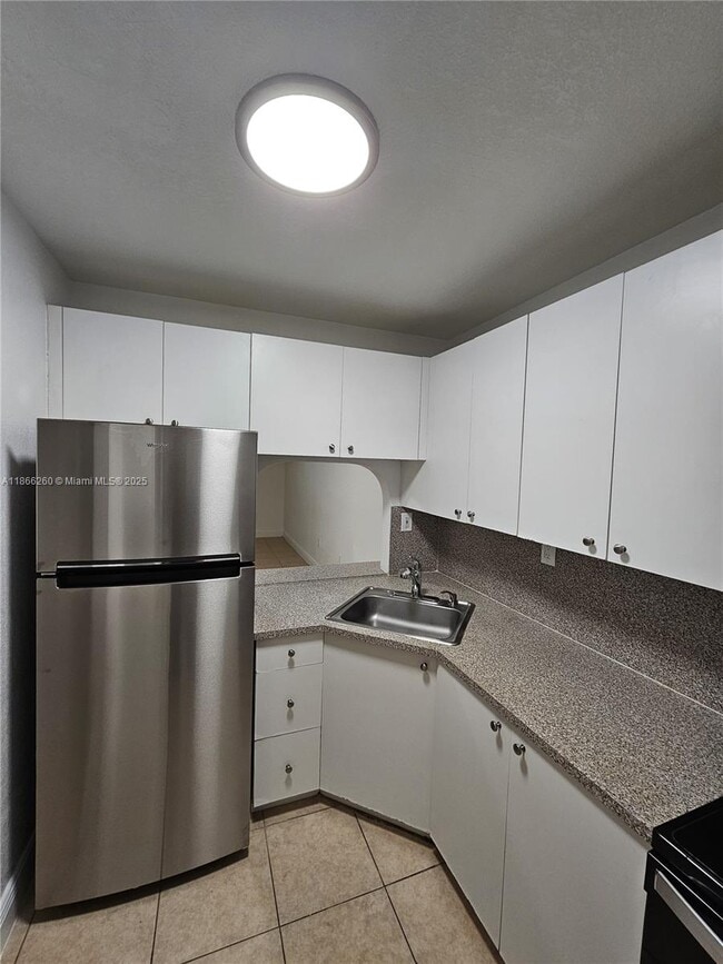 Building Photo - 17255 SW 95th Ave Unit 240