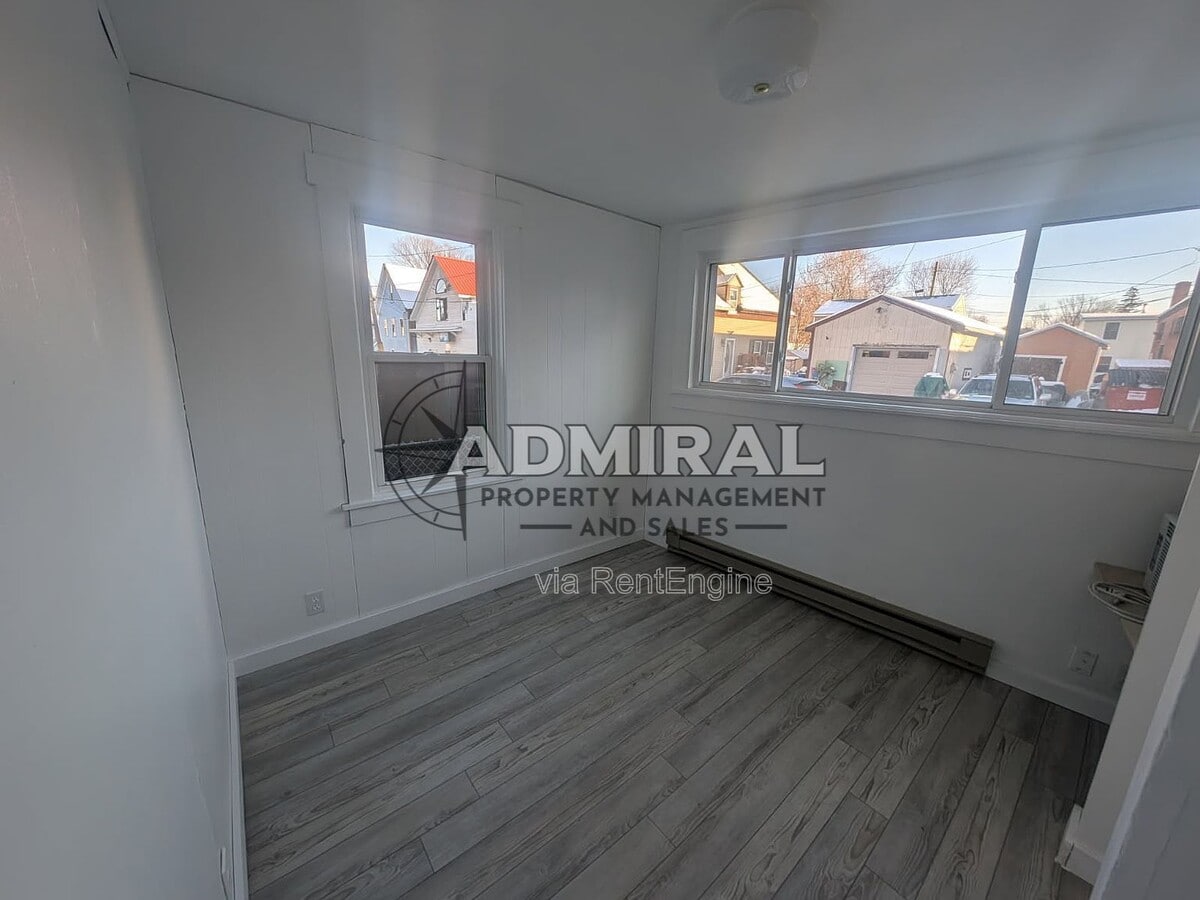 Photo - 8 Mechanic St Unit 2