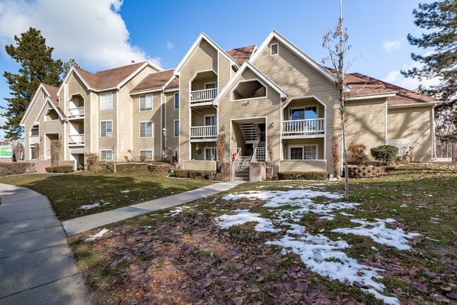 Building Photo - Updated Condo In Excellent Location!