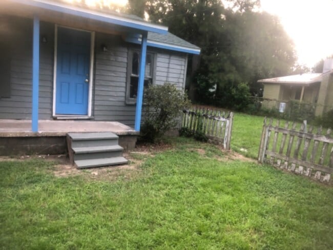 Photo - 1715 N S St