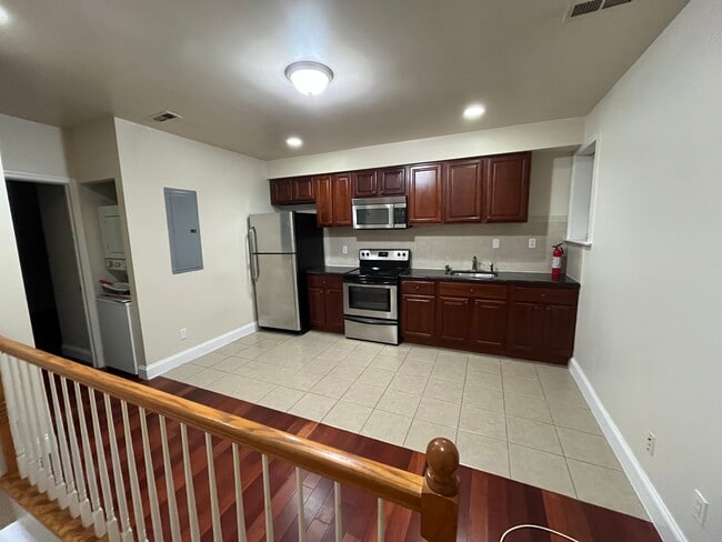 Photo - 2135 S 5th St Unidad 2nd Fl