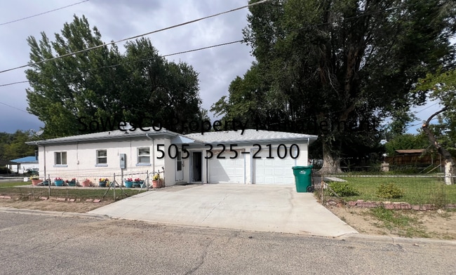 Building Photo - Beautiful home with Large 2 Car Garage on ...