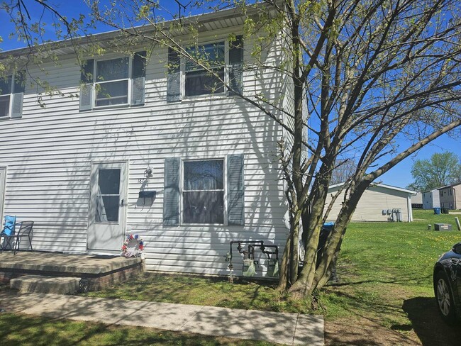 2 Bedroom 1.5 Bath Duplex Kent Ohio 44240 - 2 Bedroom 1.5 Bath Duplex Kent Ohio 44240 House