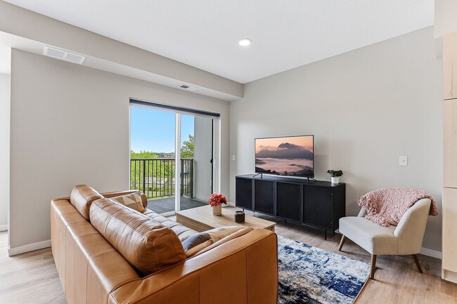 32-web-or-mls-10950-Red-Cir-Dr-32