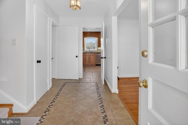 Photo - 5405 Ridgefield Rd