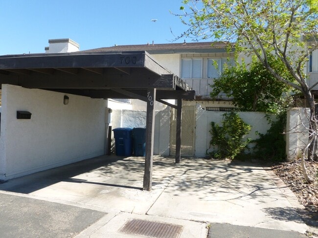 Photo - 700 Fernwood Ln