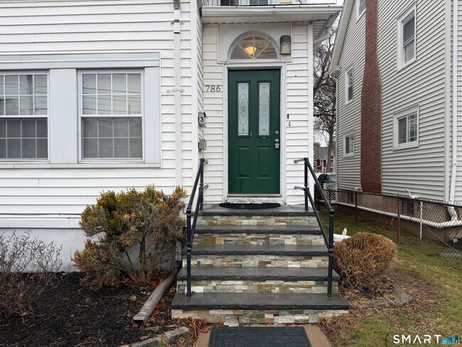 Photo - 786 Farmington Ave Unit 3rd Floor