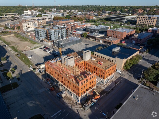 Building Photo - The Deco Rental