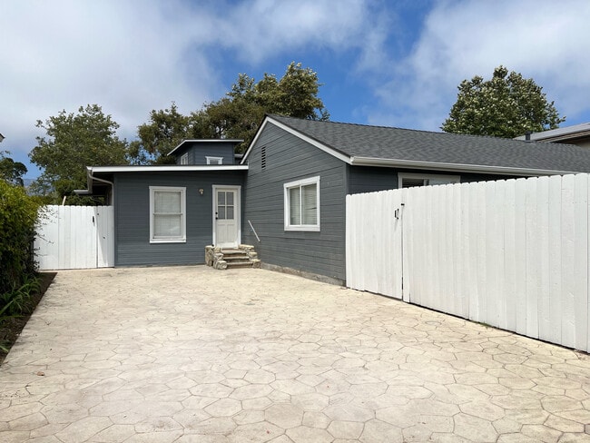 Entrada de coches - 6716 Pasado Rd