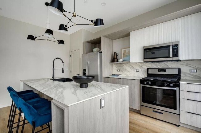 Photo - 3153 N Tripp Ave Unit 305