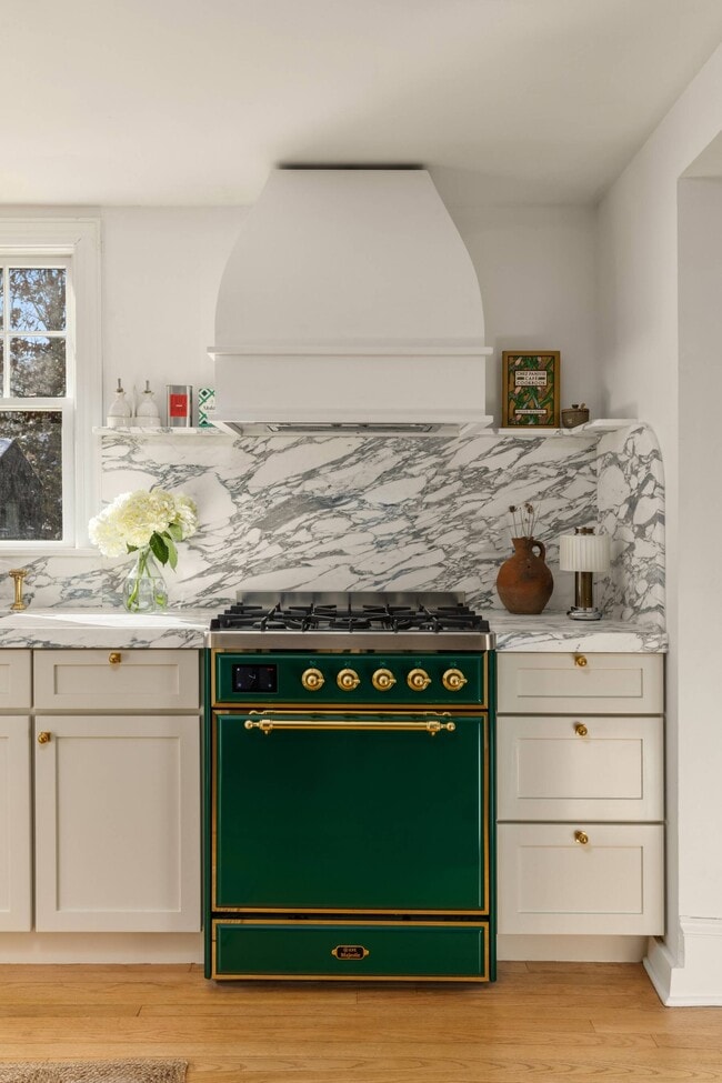 Photo - 56 Carroll St