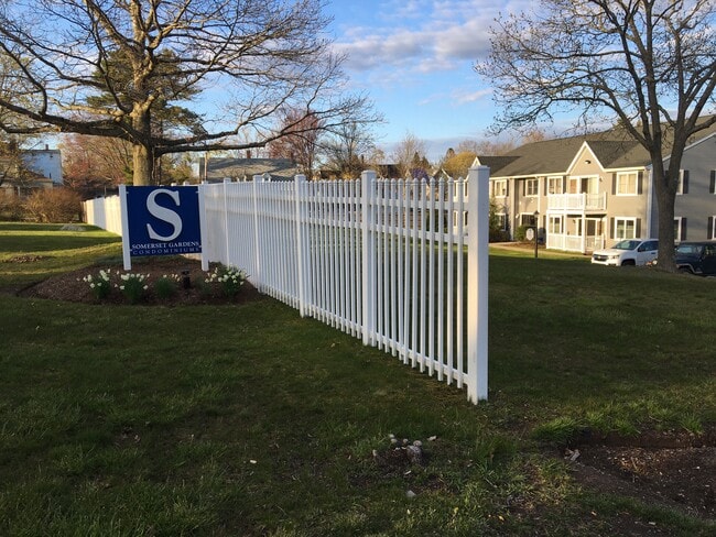 Building Photo - 450 Somerset Ave Unit 601