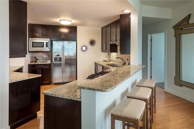 1 W Exchange St Unit 2503