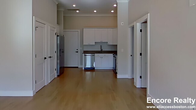 Photo - 16-18 Highgate St. (Roomate Rental) Unit 307 Unidad 307