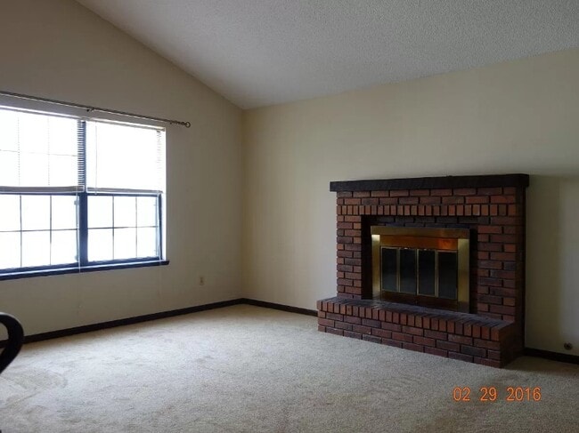 Photo - 16109 W 141st Terrace