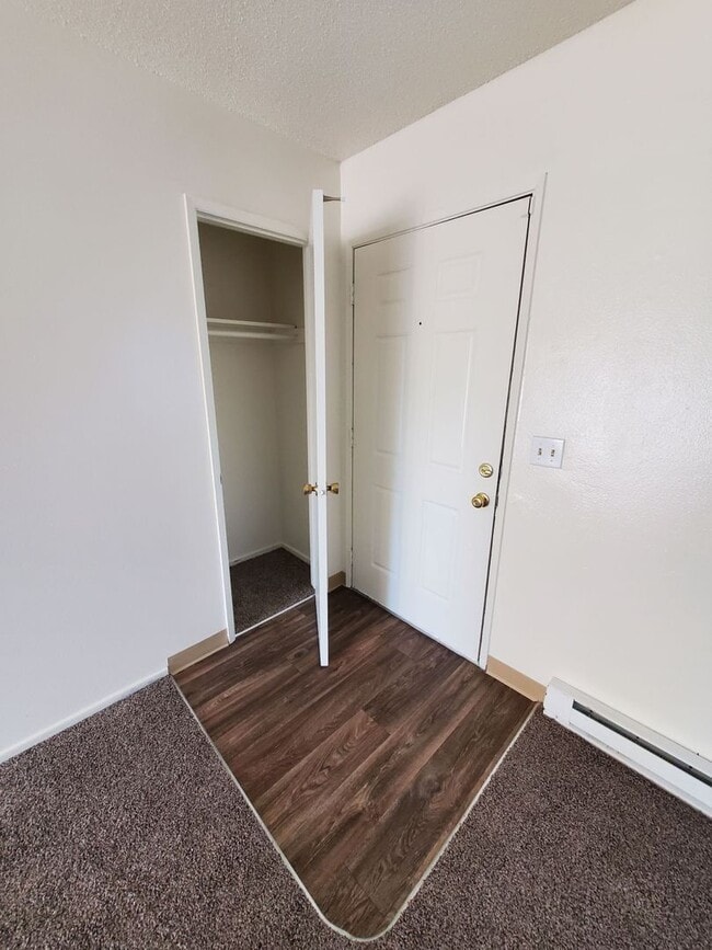 Photo - 3930 Iberis St NE