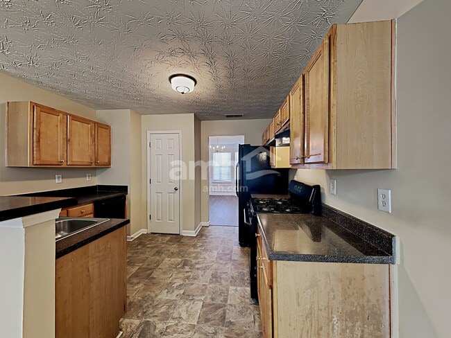 Photo - 233 Biltmore Way