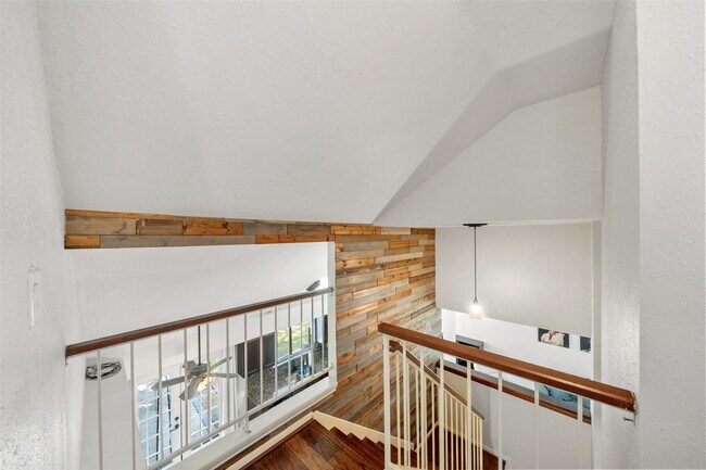 Building Photo - 10035 Red Wolf Ln