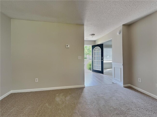 Photo - 205 Oak Terrace Dr