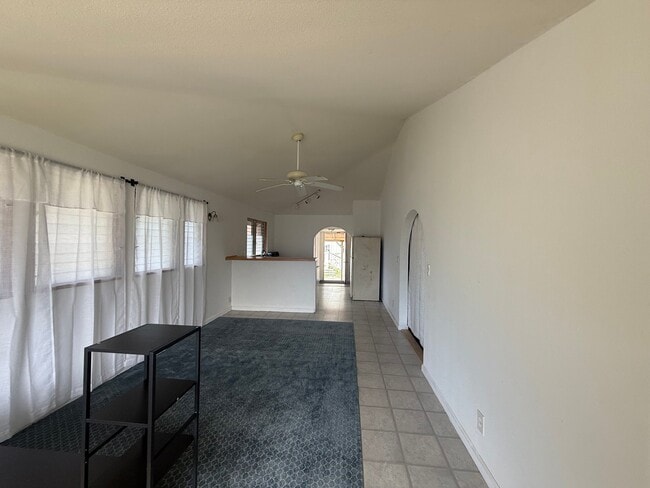 Photo - 87-118-118 Alapaki St