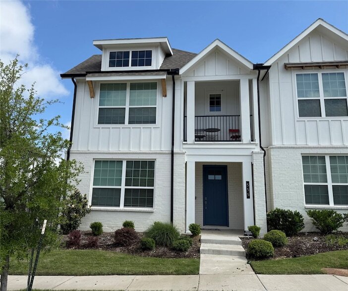 Photo - 555 Eiseley Dr Townhome