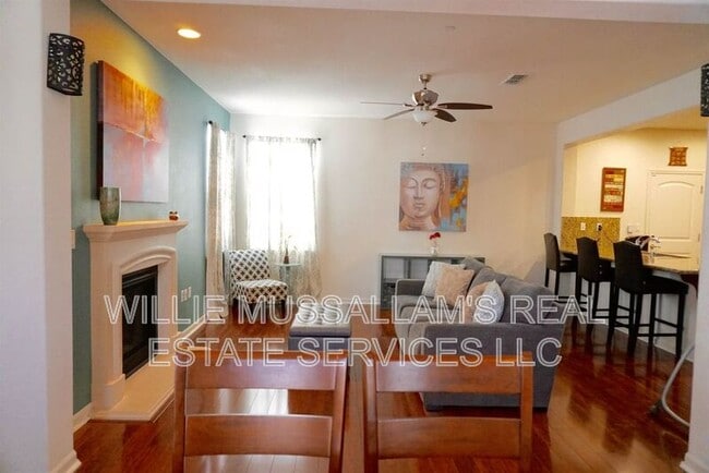 Photo - 239 W Santa Cruz Way