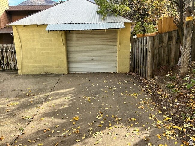 Photo - 3580 Van Buren Ave