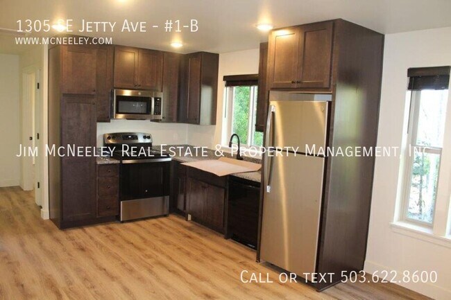 Photo - 1305 SE Jetty Ave Unidad #1-B