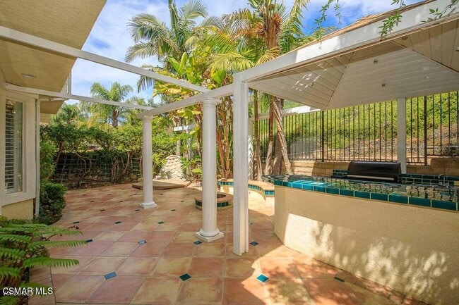 Photo - 3035 Hollycrest Ave