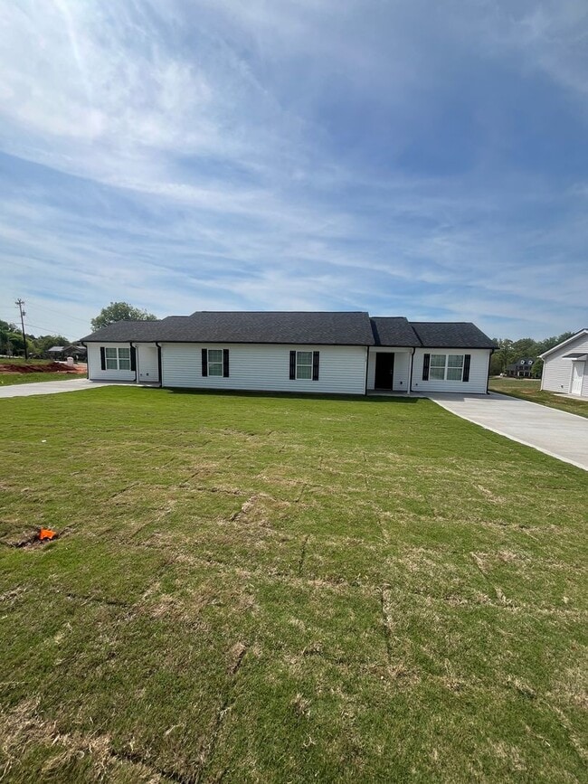 Building Photo - 496 State Rd S-42-2289