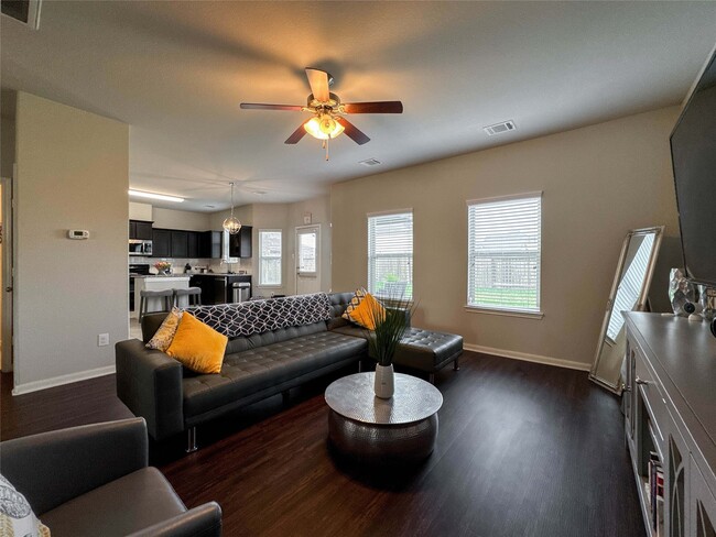 Photo - 2 Eagle Lake Ct