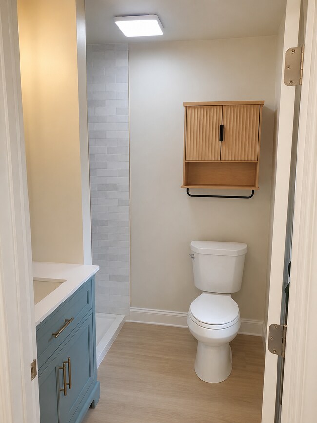 297 Walnut St Unit FLOOR 2